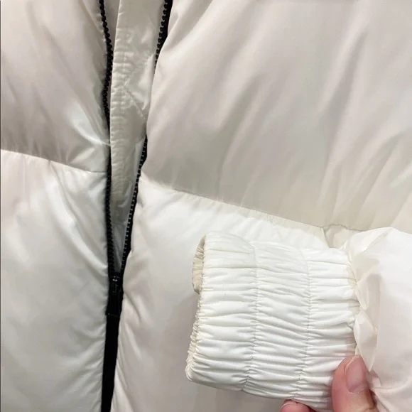 Moncler size2 - Picture 5 of 8